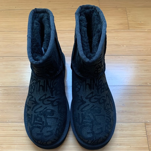 UGG Classic Street Graffiti Mini Boots 1107034 - Picture 5 of 6